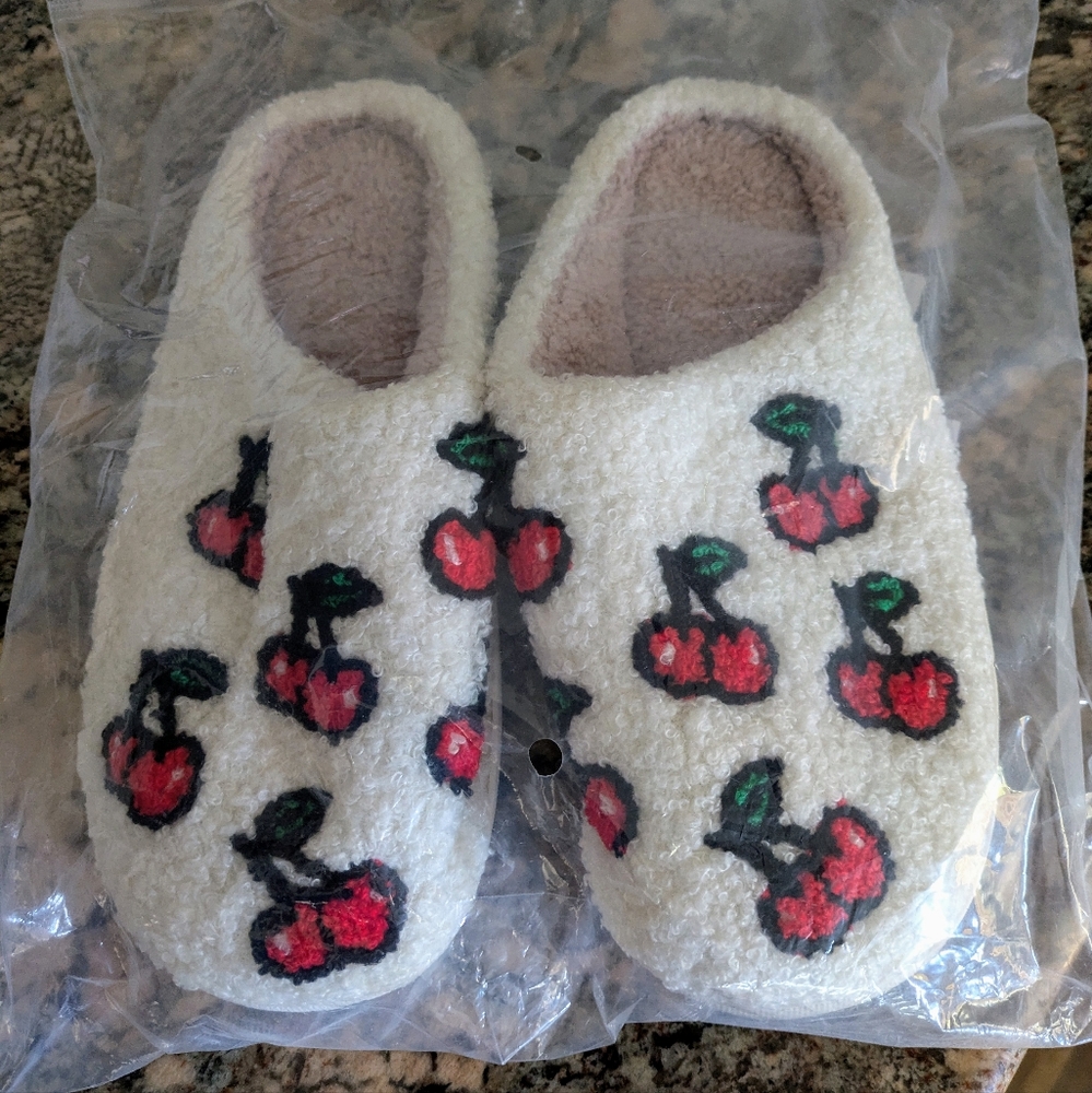 2/$18 NWT Cherries Slip-on Slippers